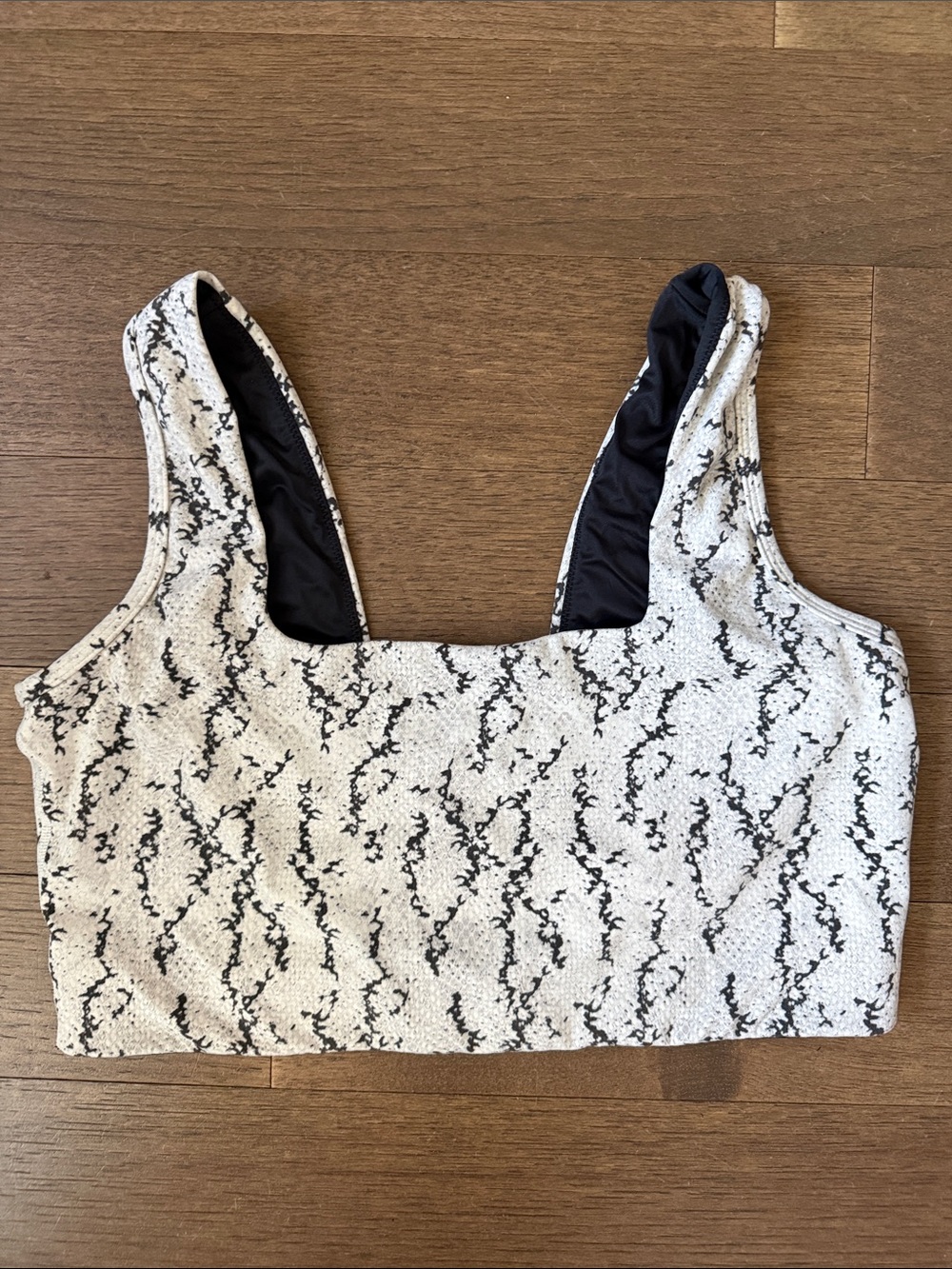 Varley White and Black Snake-Print Crop Tank Large